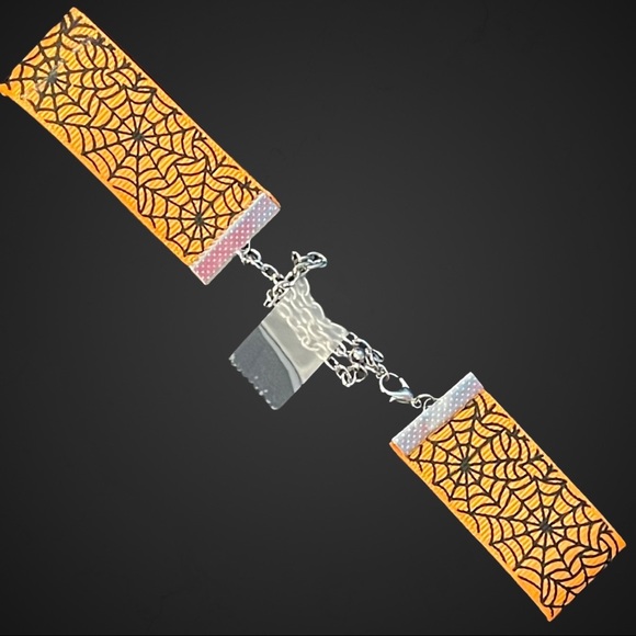 I STAY SPOOKY SPIDERWEB CHOKER NWT - Picture 4 of 5